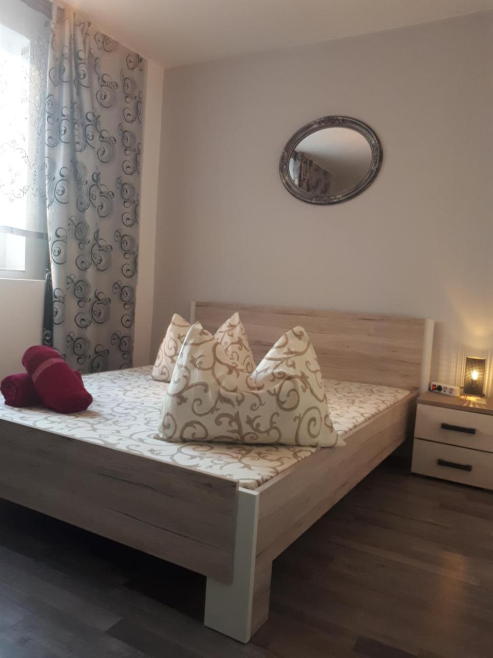 Apartament Premium Travel Lägenhet Oradea Exteriör bild